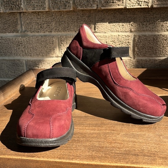 Ecco Girl’s Mary Janes Burgundy Shoes Size 30 - Picture 7 of 13